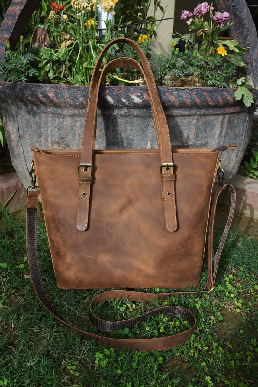 LEATHER TOTE BAGS